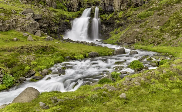 Dynjandi, ett vattenfall på Island — Stockfoto