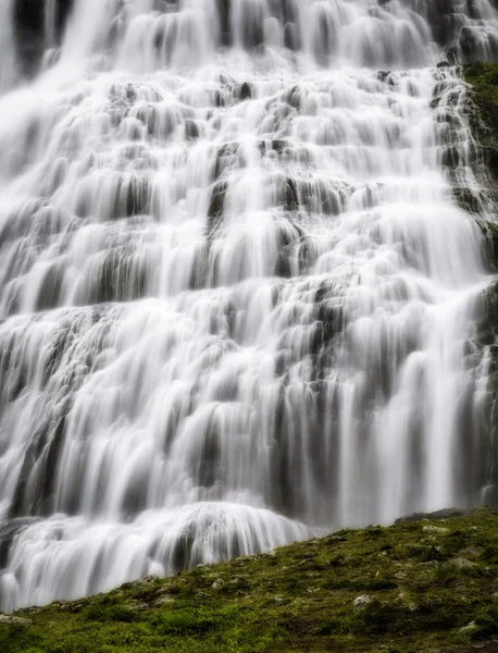 Dynjandi, ett vattenfall på Island — Stockfoto
