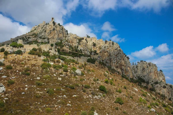 Montaña Que Encuentra Castillo Saint Hilarion Antigua Residencia Los Reyes — Foto de Stock