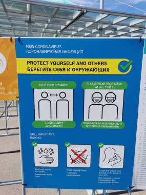 EURO 2020 Avrupa Futbol Şampiyonası 'nın yapılacağı günün sabahı St. Petersburg' daki Gazprom Arena stadyumunun girişinde güvenlik önlemleri alınıyor.