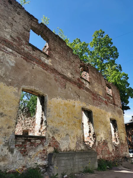 Vyborg Katedrali Nin Yıkılmış Duvarları Mavi Gökyüzüne Karşı — Stok fotoğraf