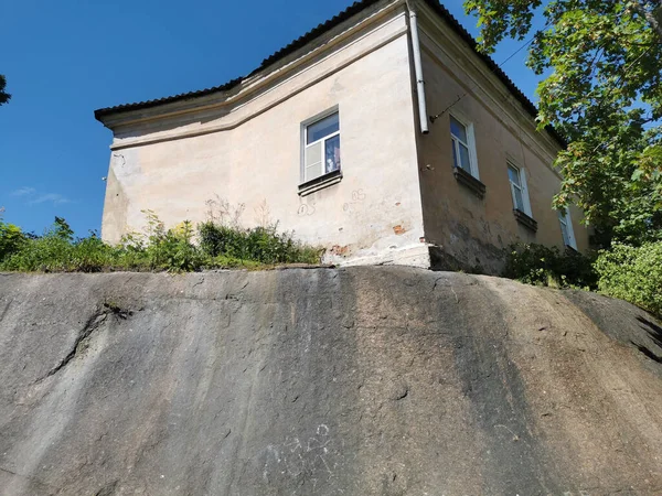 位于岩石上的房子或城市理发师的房子 建于18世纪初 位于维堡市 — 图库照片