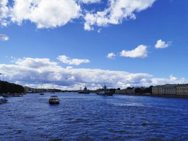 St. Petersburg Donanma Günü Neva Nehri 'nin sularındaki 