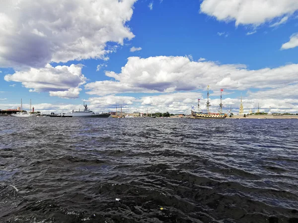 Küçük Roket Gemisi Grad Sviyazhsk Yelkenli Firkateyni Poltava Petersburg Donanma — Stok fotoğraf