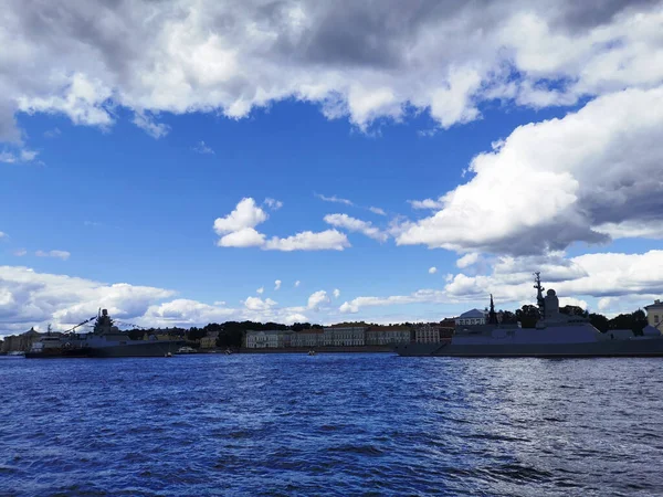 Petersburg Donanma Günü Için Neva Alanındaki Amiral Kasatonov Stoyky Corvette — Stok fotoğraf