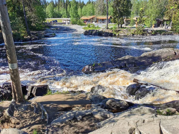 Seitenansicht Des Ahvenkoski Wasserfalls Tokhmayoki Fluss Karelien Einem Klaren Sommermorgen — Stockfoto