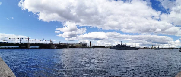 Panoramautsikt Över Örlogsfartyg Fregatter Och Segelbåtar Byggda Nevas Vattenområde För — Stockfoto