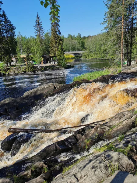 Sidovy Över Vattenfallet Ahvenkoski Vid Tokhmayoki Älv Karelen Klar Sommarmorgon — Stockfoto