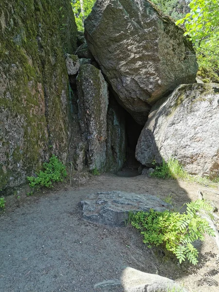 Entrada Gruta Los Deseos Rocoso Parque Natural Monrepos Ciudad Vyborg —  Fotos de Stock