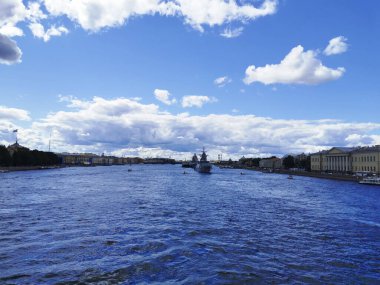 St. Petersburg Donanma Günü Neva Nehri 'nin sularındaki 