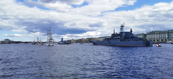 Панорамный Вид Военных Кораблей Парусников Акватории Невы Дню Вмф Санкт — стоковое фото