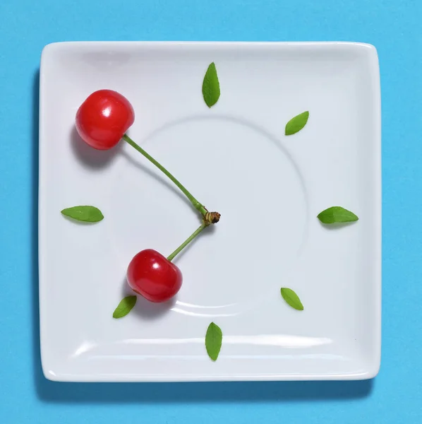 Résumé Concept Horloge Naturelle Aux Cerises — Photo