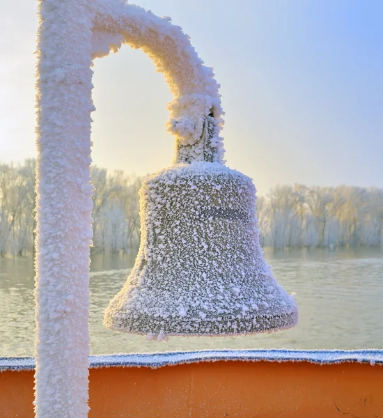 Glocke auf Segelschiff — Stockfoto