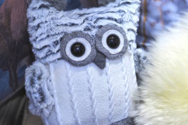 Yumuşak oyuncak. Büyük gözlü komik baykuş..