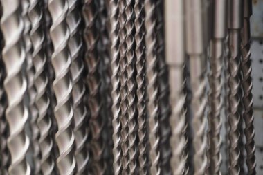 Mağazada inşaat malzemeleri satıyorum. Tatbikat..