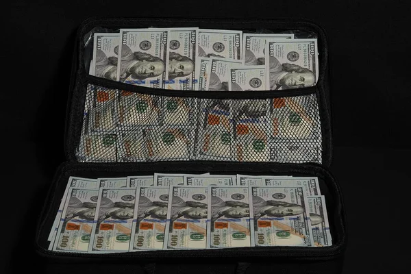 Packs of money in a suitcase. American dollar, a hundred dollars bill. — Stock Photo, Image