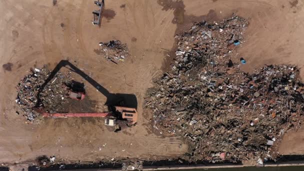 Ecology Industrial Waste Waste Sorting Landfill Using Crane Aerial Photography — Stock Video