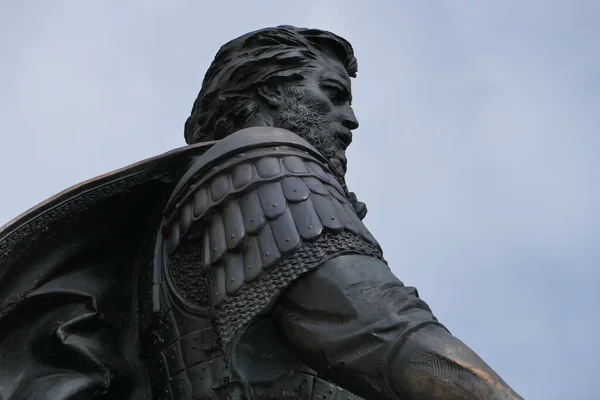 Nizhny Novgorod, Rússia, 08.05.2021. Monumento a Alexander Nevsky na Catedral na Strelka, na confluência de — Fotografia de Stock