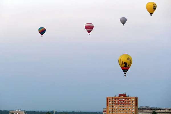 Нижний Новгород Россия 2021 Цветные Воздушные Шары Небе Над Городом — стоковое фото