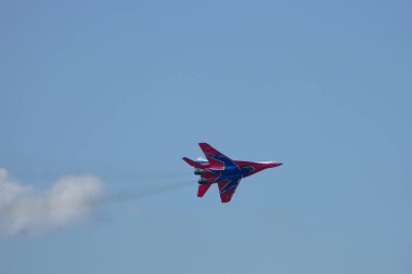 Rusya, Nizhny Novgorod, Fedorovsky seti, 08.14.2021 Askeri Havacılık. Rus askeri uçağı Strizh Mig-29, gökyüzünde. - Evet. Yüksek kalite fotoğraf