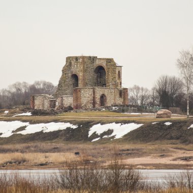 Rurik Höyük ve prensin taş.