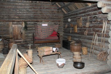 Eski köylü eşyalarını.