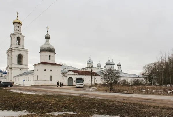 诺夫哥罗德附近的尤里耶夫修道院. — 图库照片