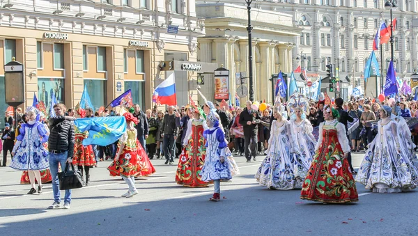 여자 에 축제 가운 러시아어. — 스톡 사진