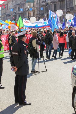 Tatilde çalışan kişiler.