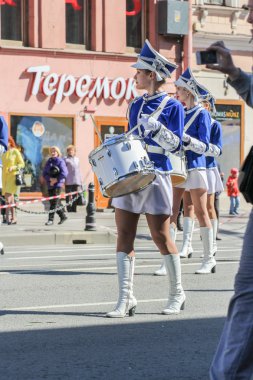 Genç davulcular hattı.