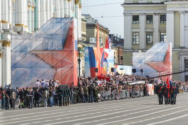 Palace Meydanı'nda Festival kalabalık taşıyıcılar grubu.