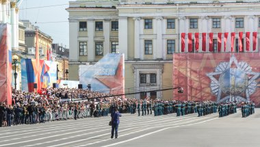 Askeri zafer geçidi bandında.