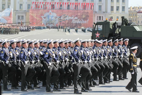 Slender ranks of sailors. — Stock Photo, Image