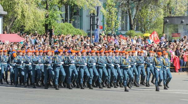 Division Military Women rescuers at the parade. — Stock Photo, Image