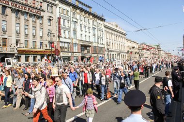 Eylem insanların Sonsuz sütun 