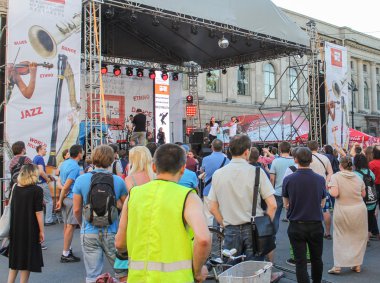 İnsanlar dans pisti.