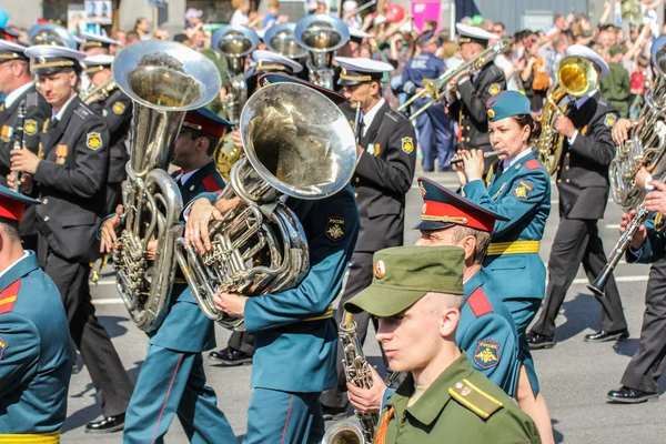 Brass Band van de aandelen "onsterfelijke regiment." — Stockfoto