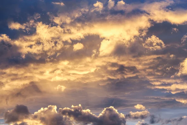 The rays of the sun among the clouds. — Stock Photo, Image