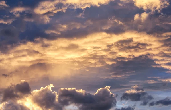 Clouds lit from below. — Stock Photo, Image