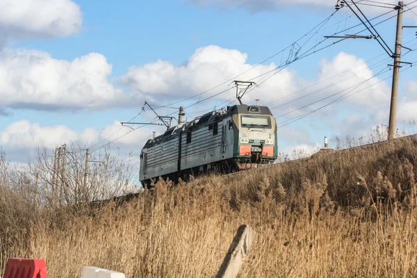 La locomotora de los dos tramos del ferrocarril . —  Fotos de Stock