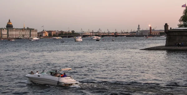 Em vista da Ponte do Palácio . — Fotografia de Stock