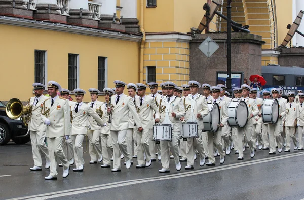 Banda militar de marines en el desfile . — Foto de Stock
