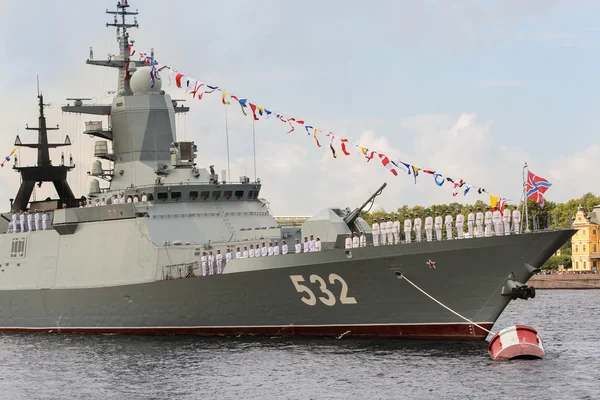 Personeel op de boeg van het schip. — Stockfoto