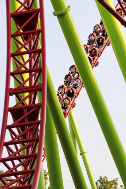 Yüksek hızlı yarış inşaatı.