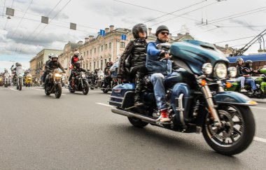 Nevsky Prospekt Harley Davidson geçit.