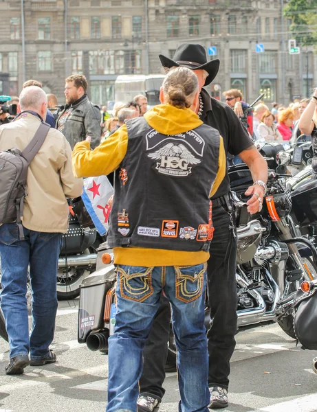 Pessoas e motocicletas . — Fotografia de Stock