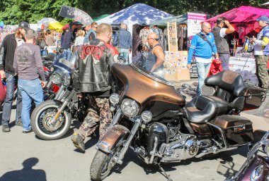 Bisiklet ve motosiklet.