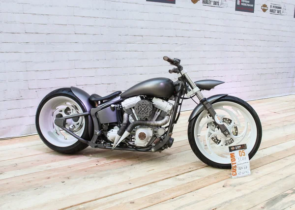 Bisiklet ile orijinal jantlar.