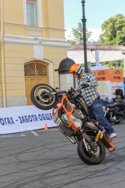 Demonstrasyon performans motorcu.