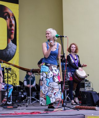 Bir grup müzisyenin açıklaması.